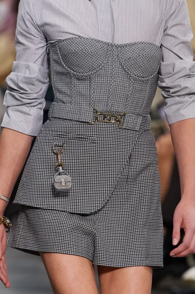 Look 140